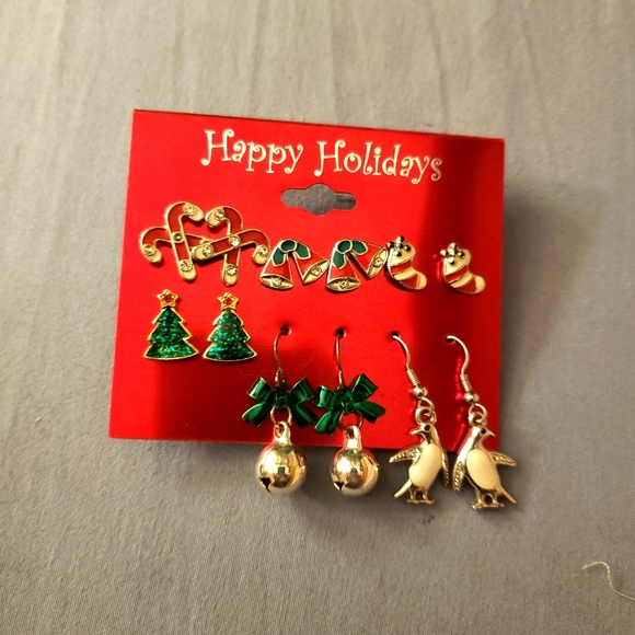 Assortment of Holiday/Winter earrings - Picture 1 of 5